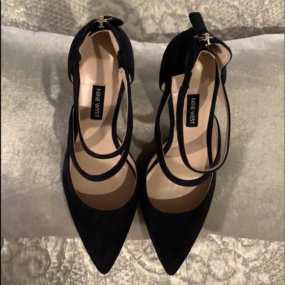 NINE WEST SEXY WOMEN’S FLORENT LEATHER PUMP - Picture 2 of 8